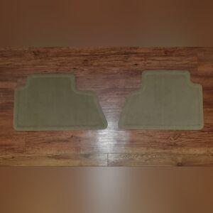 2015-2020 OEM CHEVROLET SUBURBAN  INTERIOR FLOOR COVER MAT SET OF 2 EUC